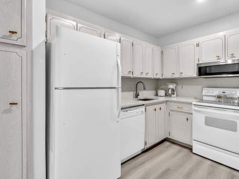 330 S Cypress Road #628, Pompano Beach FL - photo 8 of 57