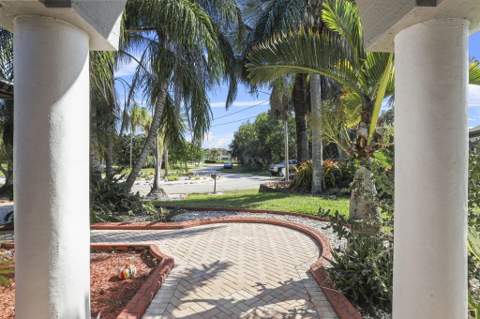 140 SW Mark Court, Port St. Lucie FL - photo 11 of 70