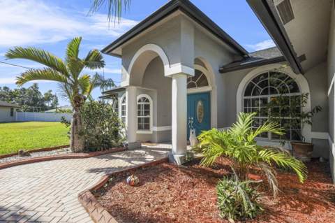 140 SW Mark Court, Port St. Lucie FL - photo 6 of 70