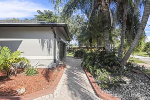 140 SW Mark Court, Port St. Lucie FL - photo 7 of 70