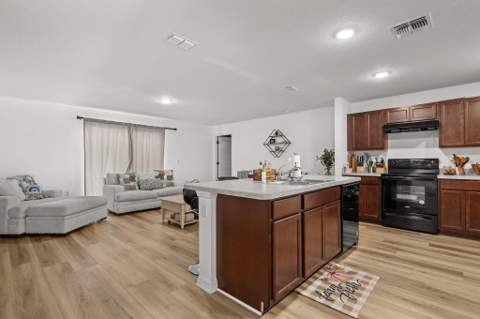 597 NW Kilpatrick Avenue, Port St. Lucie FL - photo 14 of 50