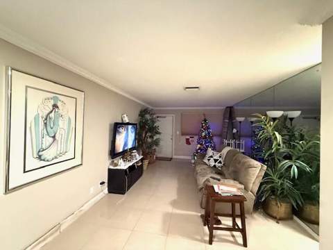 3930 Crystal Lake Drive #107, Deerfield Beach FL - photo 9 of 13