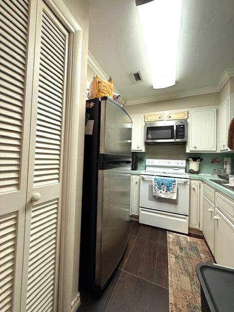 3930 Crystal Lake Drive #107, Deerfield Beach FL - photo 7 of 13