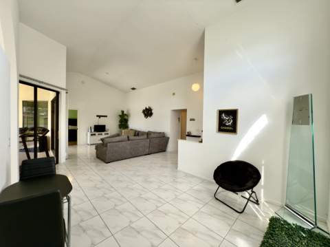 8491 Heather Place, Boynton Beach FL - photo 9 of 50