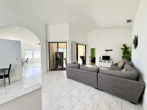 8491 Heather Place, Boynton Beach FL - photo 6 of 50