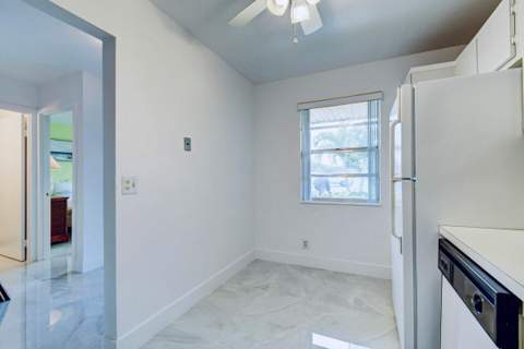 159 Lake Meryl Drive, West Palm Beach FL - photo 6 of 23
