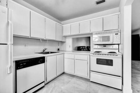 159 Lake Meryl Drive, West Palm Beach FL - photo 8 of 23