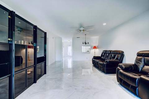 159 Lake Meryl Drive, West Palm Beach FL - photo 15 of 23