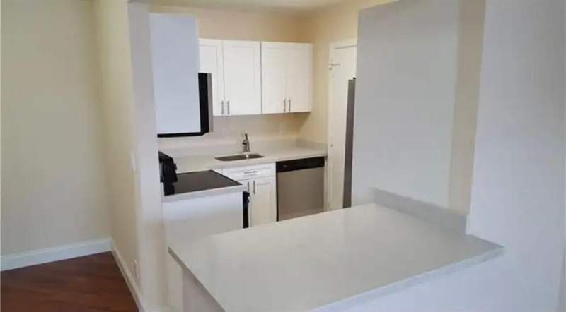 2 bedroom Condominium at 6800 NE 22nd Way #2121, Imperial Point Colonnades Condo, Fort Lauderdale — photo 2