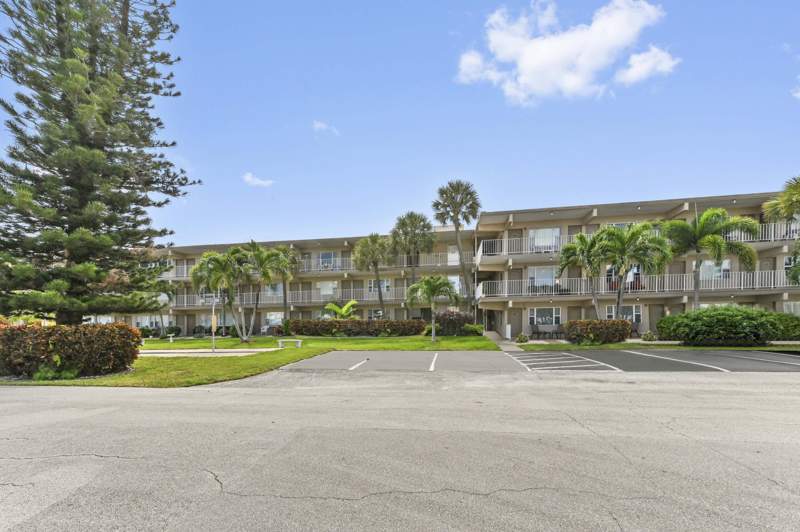 2 bedroom Stock Cooperative at 3200 NE 7th Court #205b, Oceanside South, Pompano Beach — photo 2