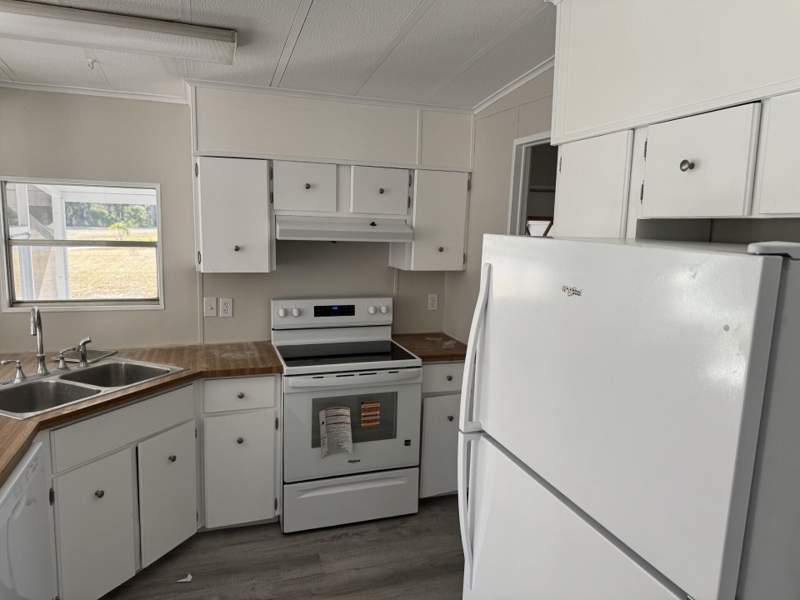 2 bedroom Manufactured Home at 4 San Felipe, Country Club Village, Fort Pierce — photo 3