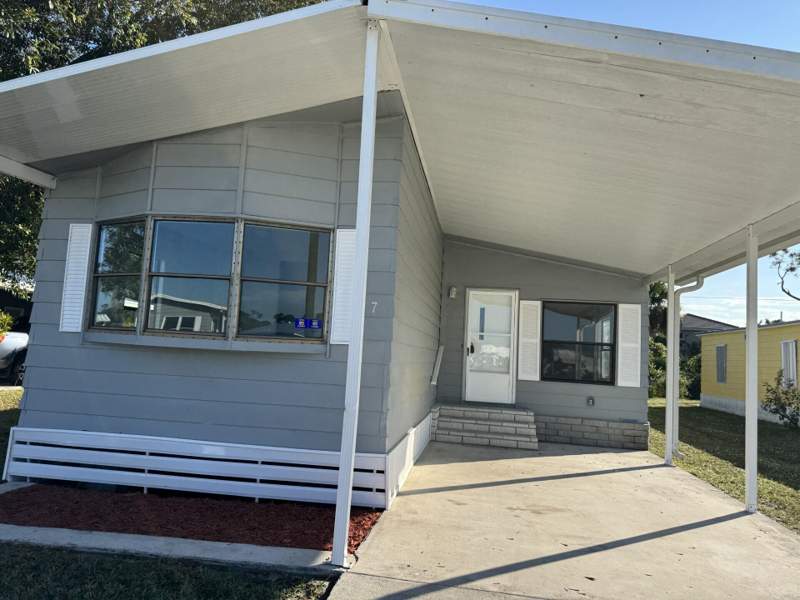 2 bedroom Manufactured Home at 7 San Felipe, Spanish Lakes Country Club Village, Fort Pierce — photo 3