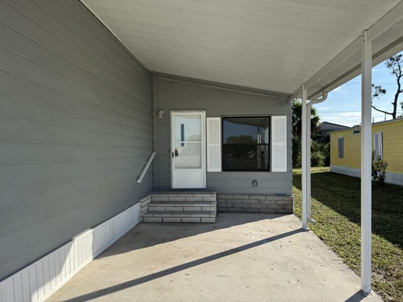 2 bedroom Manufactured Home at 7 San Felipe, Spanish Lakes Country Club Village, Fort Pierce — photo 4