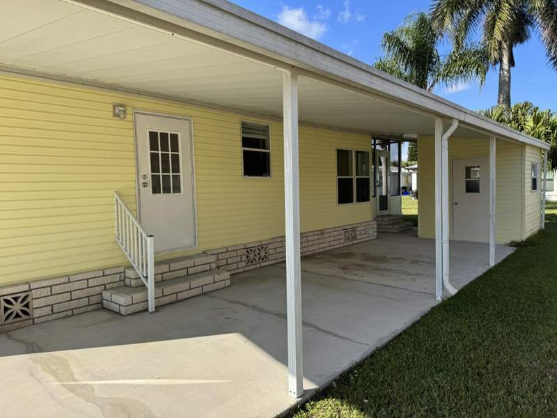 2 bedroom Manufactured Home at 13984 Brazil Court, Spanish Lakes Fairways, Fort Pierce — photo 3