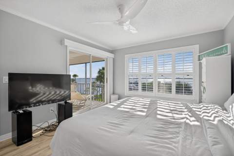 390 NE Edgewater Drive #403, Stuart FL - photo 15 of 46