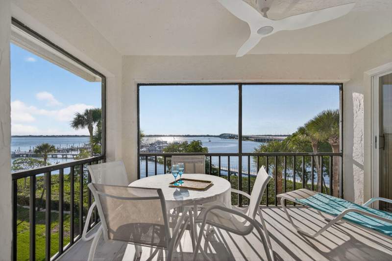 2 bedroom Condominium at 390 NE Edgewater Drive #403, River Village Condo, Stuart — photo 2