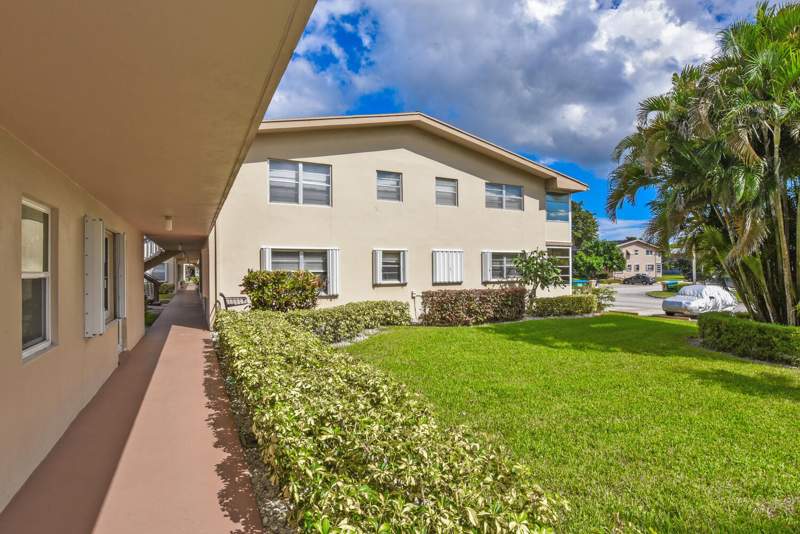 1 bedroom Condominium at 262 Bedford K, Century Village - Bedford Condo, West Palm Beach — photo 3