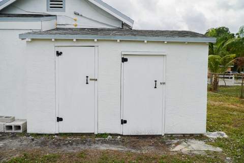 908 W 5th Street, Riviera Beach FL - photo 14 of 40