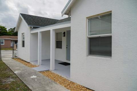 908 W 5th Street, Riviera Beach FL - photo 8 of 40