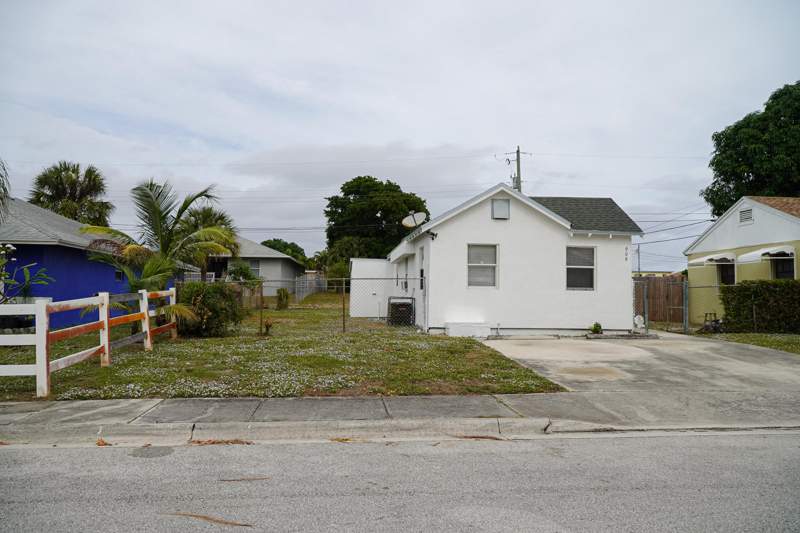 2 bedroom Single Family Residence at 908 W 5th Street, Riviera Beach Heights, Riviera Beach — photo 4