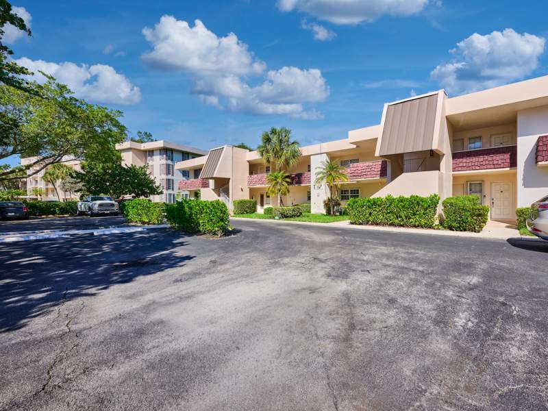 2 bedroom Condominium at 3001 S Palm Aire Drive #107, No 4 Palm-Aire Country Club, Pompano Beach — photo 5