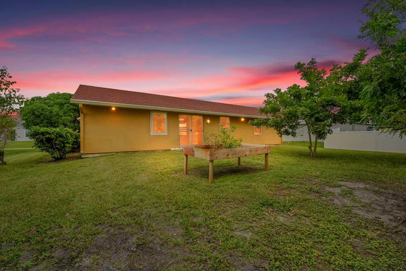 3 bedroom Single Family Residence at 1652 SW Crawford Avenue, Port St Lucie Section 7, Port St. Lucie — photo 2