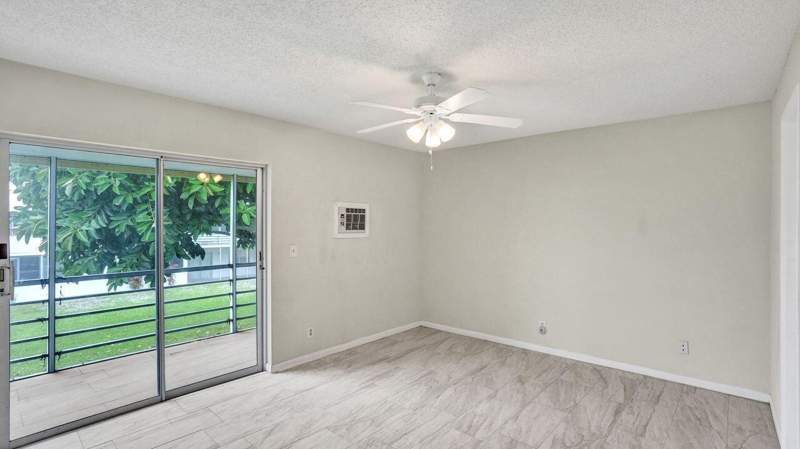 1 bedroom Condominium at 118 Sheffield, Century Village, West Palm Beach — photo 3