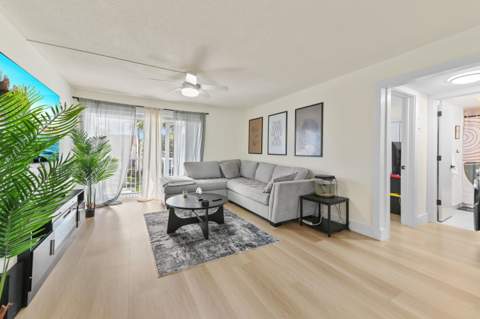 1428 SE 4th Avenue #215, Deerfield Beach FL - photo 7 of 29