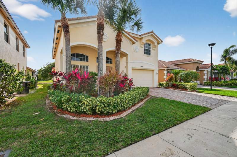 4 bedroom Single Family Residence at 2205 SW Newport Isles Boulevard, Fourth Replat Of Portofino Isles, Port St. Lucie — photo 5