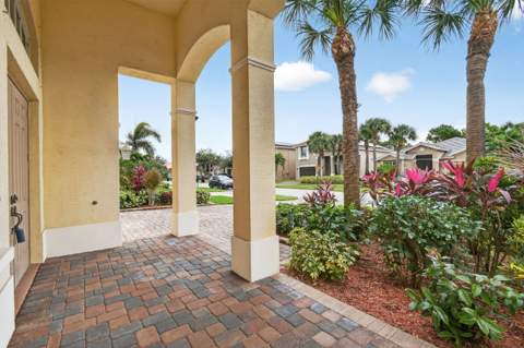 2205 SW Newport Isles Boulevard, Port St. Lucie FL - photo 7 of 93