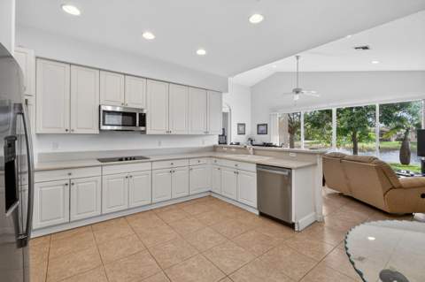 2205 SW Newport Isles Boulevard, Port St. Lucie FL - photo 23 of 93
