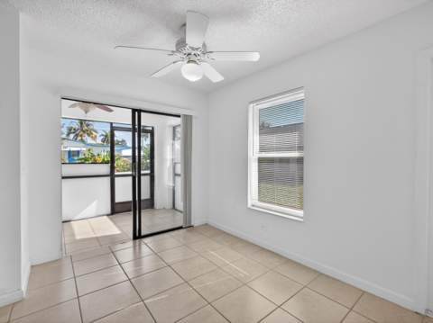 2548 Ida Way, West Palm Beach FL - photo 11 of 34