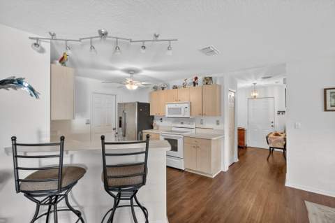 111 Camino Del Rio, Port St. Lucie FL - photo 11 of 42