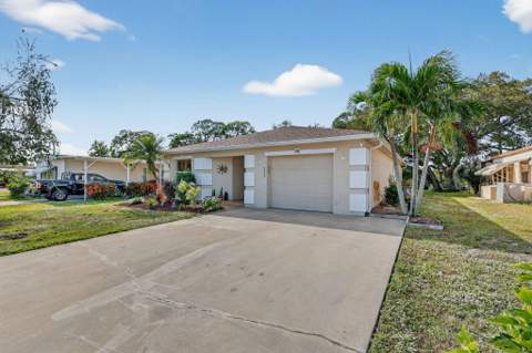 111 Camino Del Rio, Port St. Lucie FL - photo 7 of 42