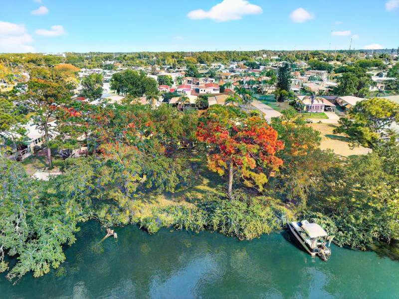 2 bedroom Single Family Residence at 111 Camino Del Rio, Spanish Lakes Riverfront, Port St. Lucie — photo 4