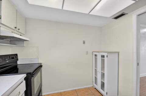2667 Dudley Drive #B, West Palm Beach FL - photo 18 of 57