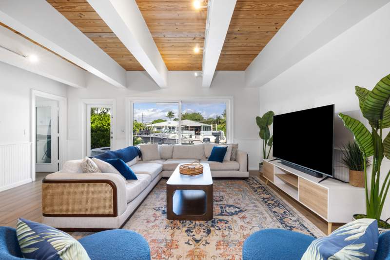 5 bedroom Single Family Residence at 100 Neptune Drive, Hypoluxo Park, Hypoluxo — photo 4