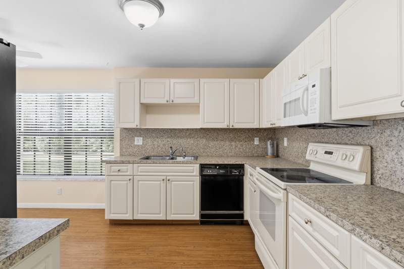3 bedroom Condominium at 3233 Perimeter Drive #2511, Lucerne Park Condos 1, 1A, 2 Thru 15 And 23 Thru 28, Greenacres — photo 3