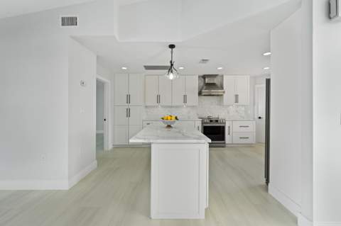 2807 NW St Lucie Lane, Stuart FL - photo 13 of 35