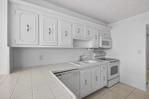 4200 N Ocean Drive #2-1606, Riviera Beach FL - photo 24 of 41