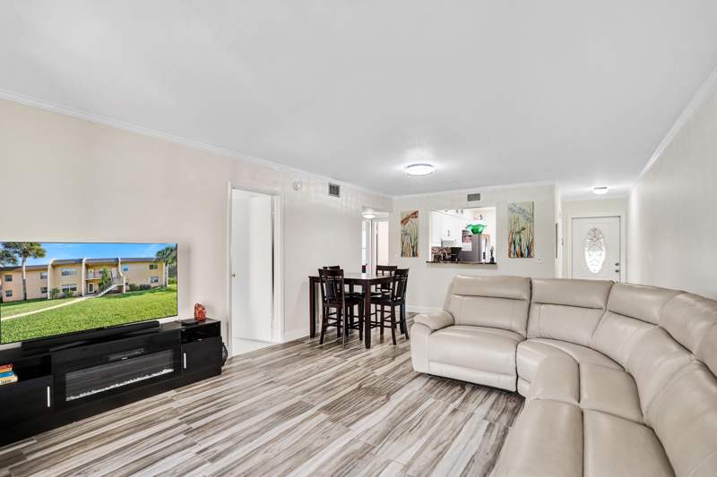 2 bedroom Condominium at 140 Lake Meryl Drive #140, Golden Lakes Village Condo E, West Palm Beach — photo 4