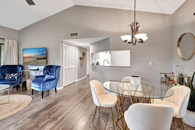 2 bedroom Townhouse at 22 Via De Casas Sur #101, South Lake Condo, Boynton Beach — photo 4