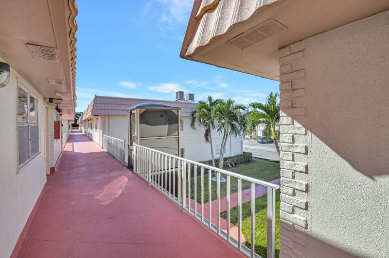 2 bedroom Condominium at 325 Saxony G, Kings Point, Delray Beach — photo 5