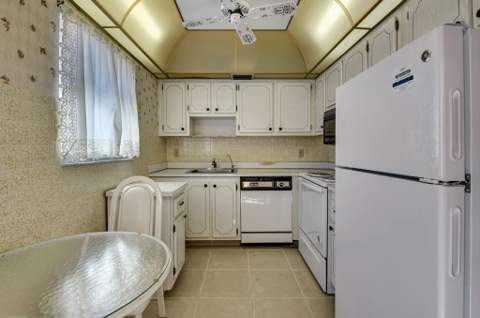 325 Saxony G, Delray Beach FL - photo 13 of 58
