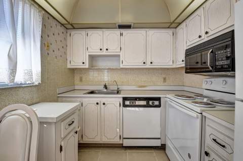325 Saxony G, Delray Beach FL - photo 14 of 58