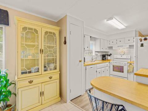 61 E Caribbean, Port St. Lucie FL - photo 19 of 48