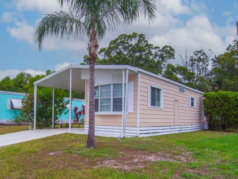 2 bedroom Manufactured Home at 61 E Caribbean, Spanish Lakes Golf Village, Port St. Lucie — photo 3