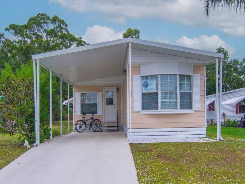 2 bedroom Manufactured Home at 61 E Caribbean, Spanish Lakes Golf Village, Port St. Lucie — photo 5