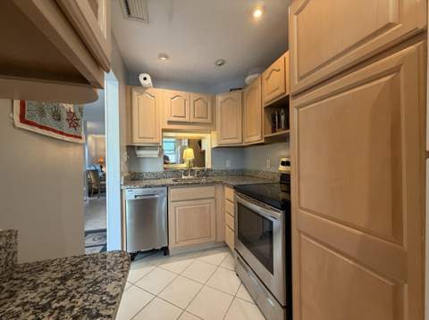 4235 N Highway A1a #14, Hutchinson Island FL - photo 7 of 36