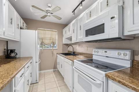 903 Savannas Point Drive #A, Fort Pierce FL - photo 11 of 40